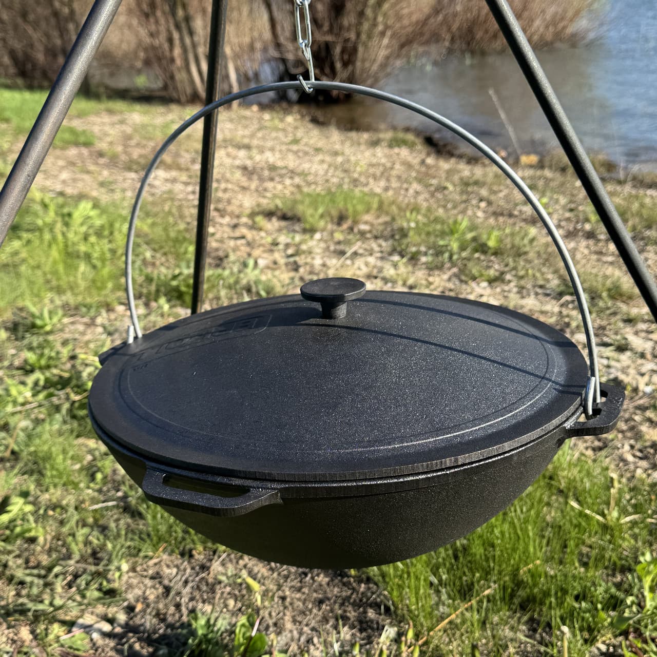 Казан татарский чугунный на 10л с крышкой и дужкой Бризол